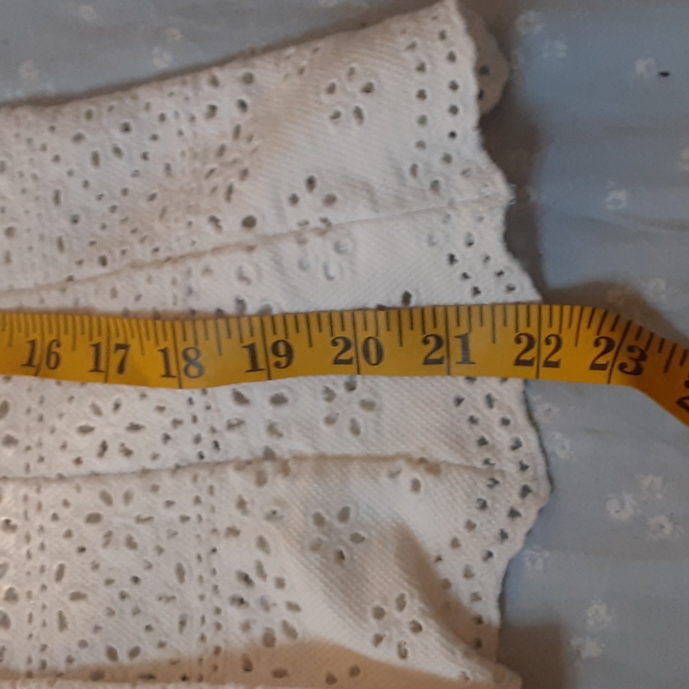 Ann Taylor White Eyelet Floral Cutout Blazer Jacket | Size 6 | Spring Chic - Picture 11 of 12